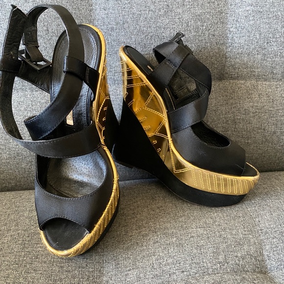 SOLD |  London High Platform Sandals | Size 38 - Picture 1 of 7